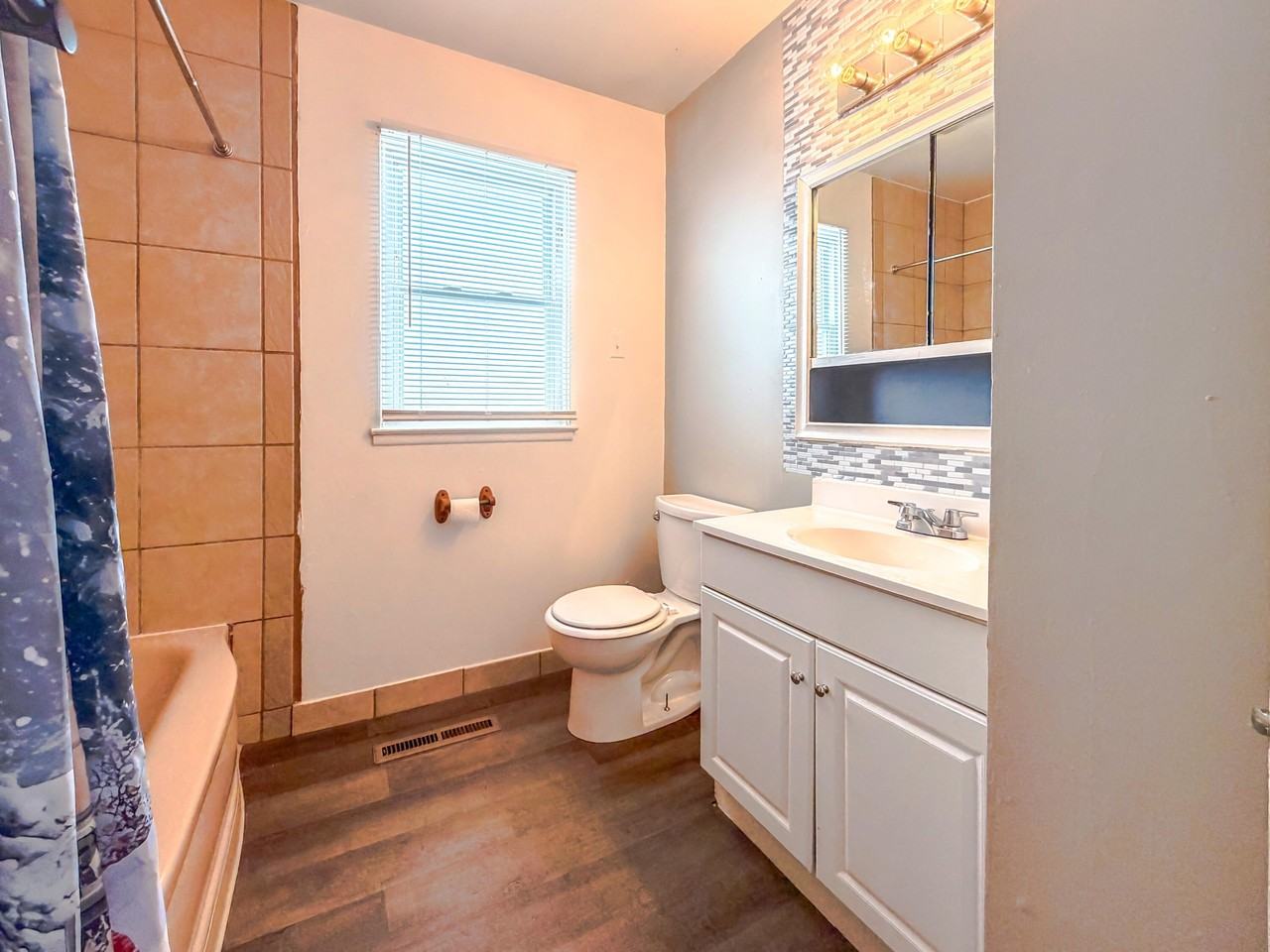 10111 Corning St - Photo 5 of 13