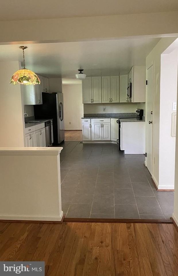 9613 Locust Hill Dr - Photo 2 of 3