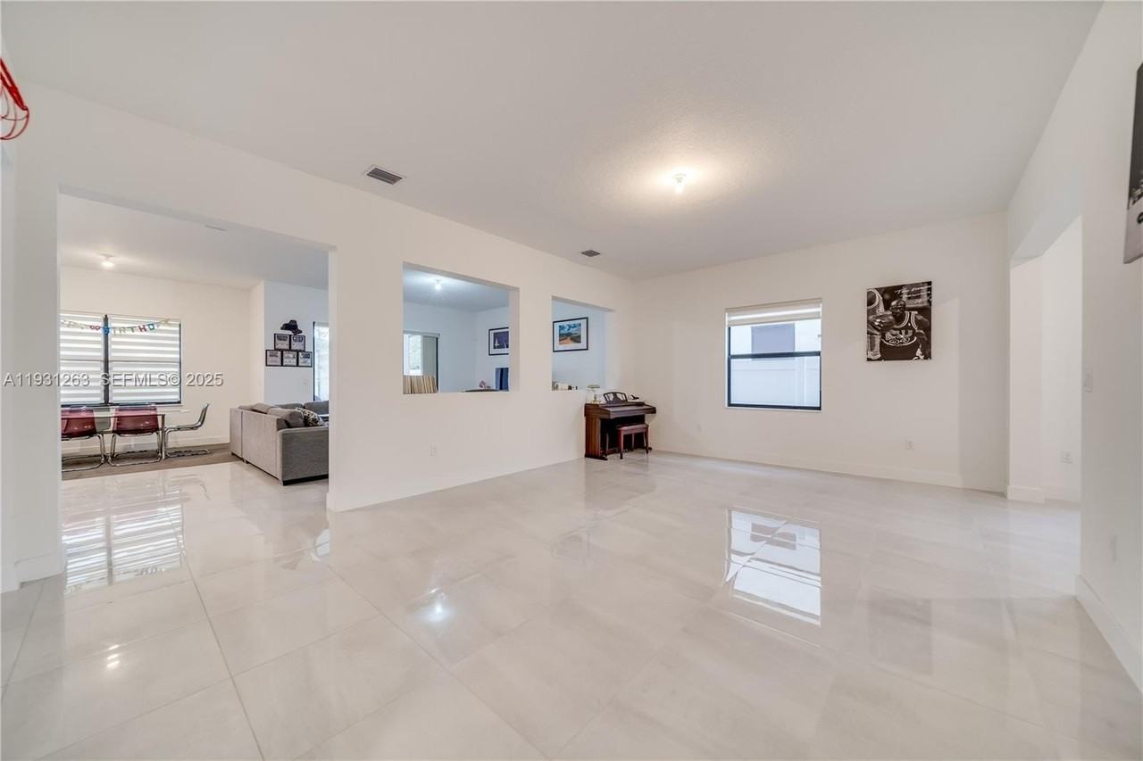 4416 Sw 174th Ave #4416 - Photo 7 of 50