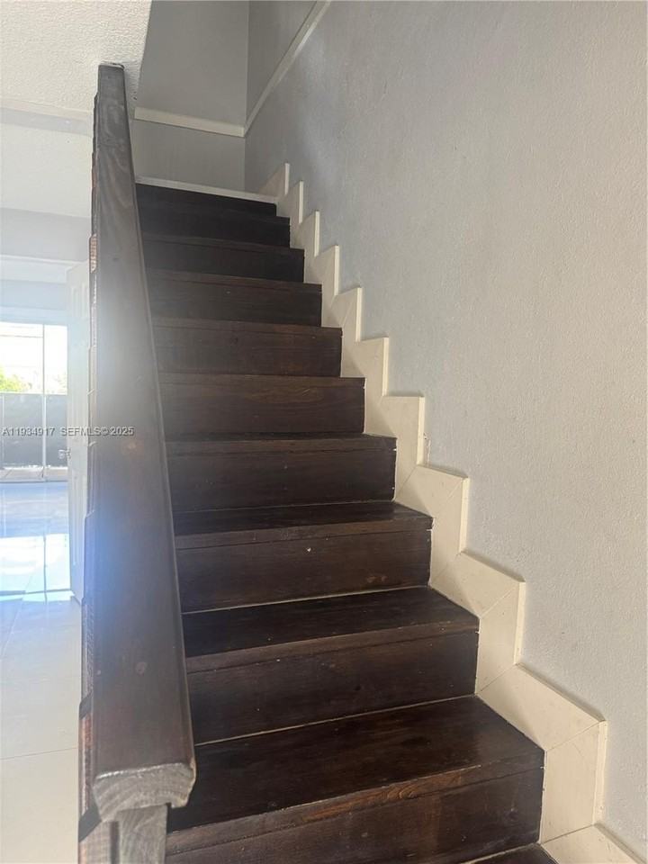 1550 W 7th Ct #23 - Photo 7 of 8