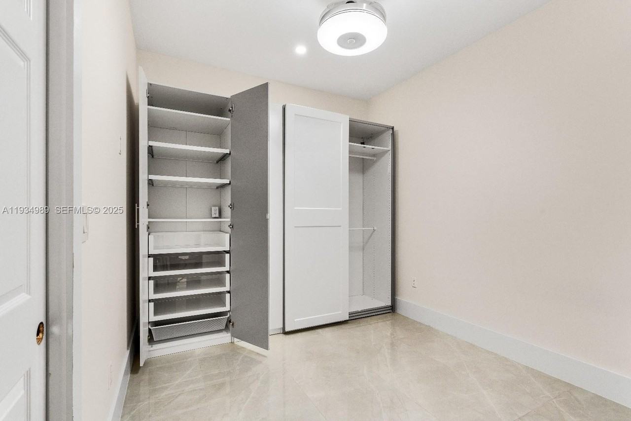 161XX Sw 44th Ave #1 - Photo 7 of 11