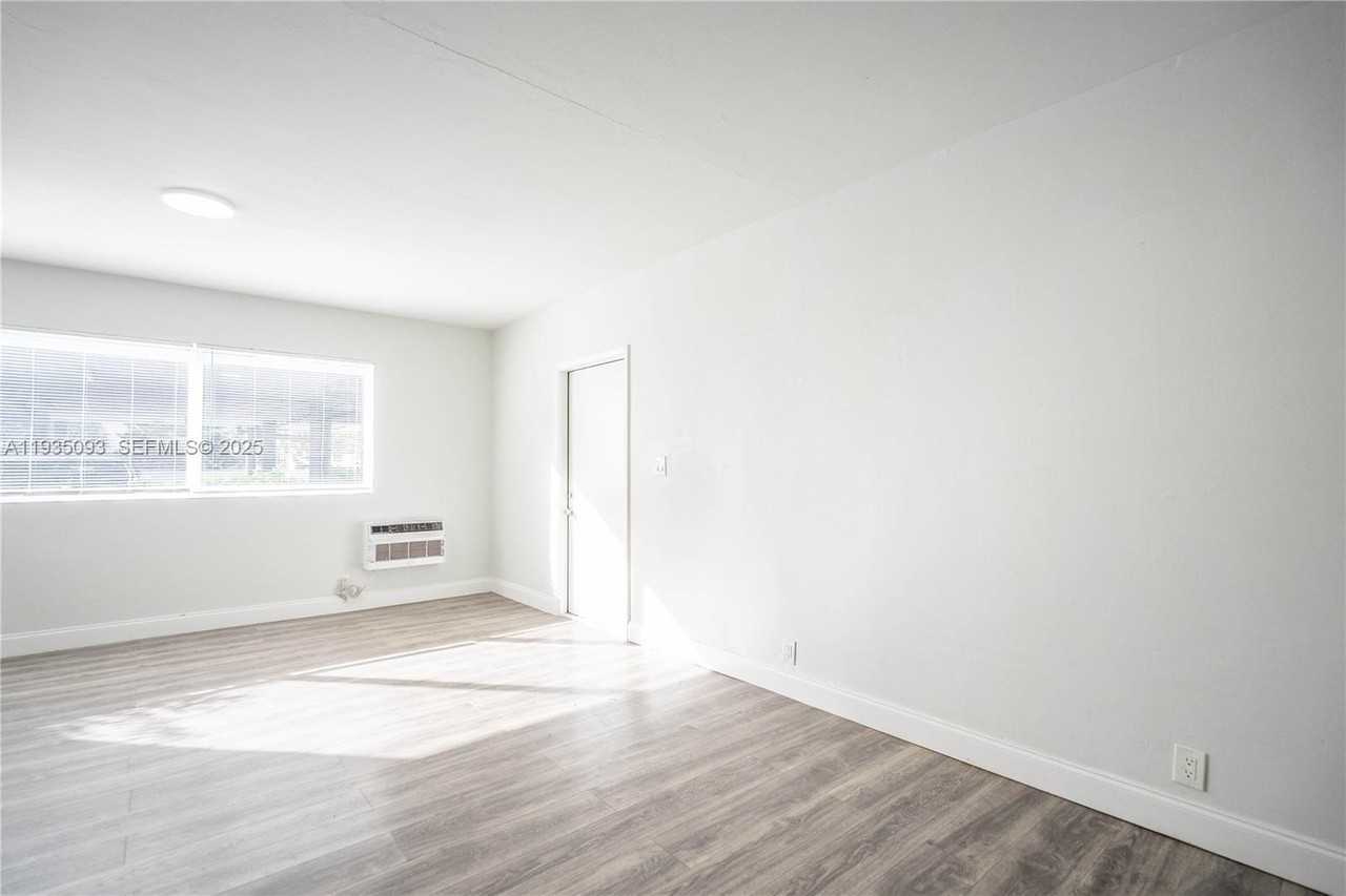 6871 Abbott Ave #4 - Photo 5 of 23