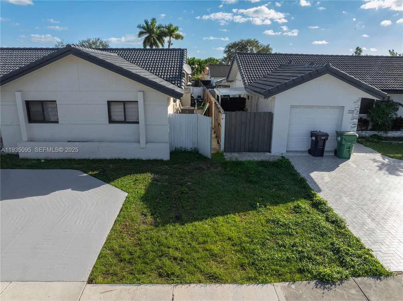 3219 Sw 141st Ave #1 - Photo 2 of 17