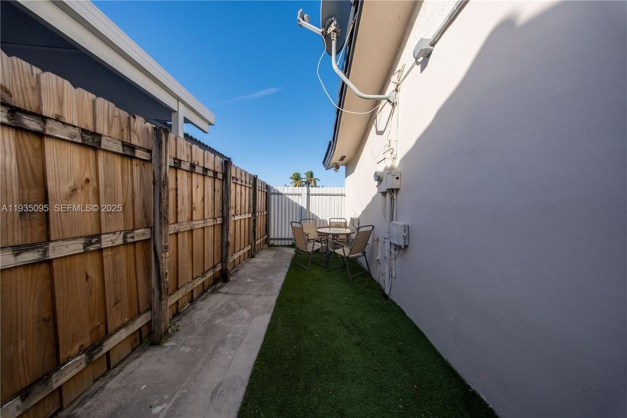 3219 Sw 141st Ave #1 - Photo 3 of 17