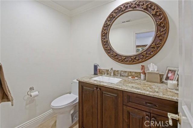 1717 Curtis Ave - Photo 3 of 8