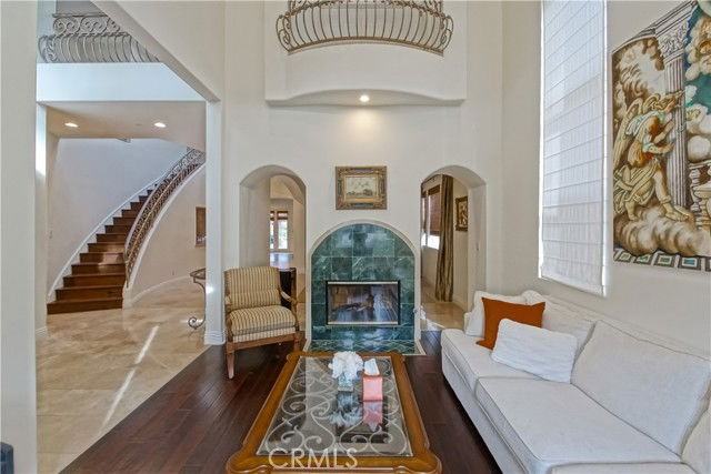 1717 Curtis Ave - Photo 5 of 8