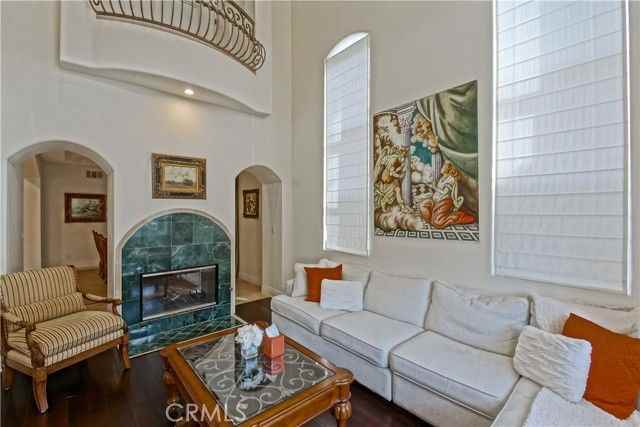 1717 Curtis Ave - Photo 6 of 8