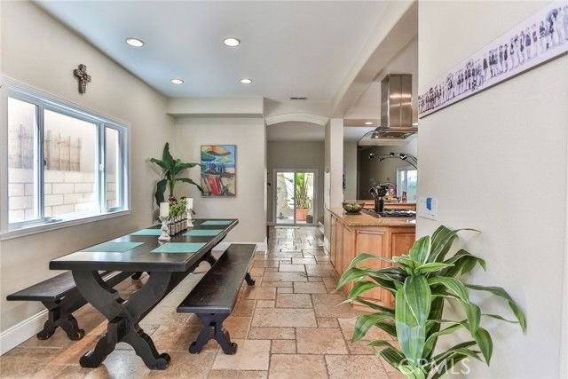 215 6th St - Photo 3 of 5