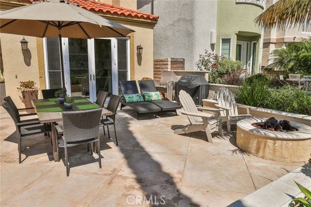 215 6th St - Photo 5 of 5