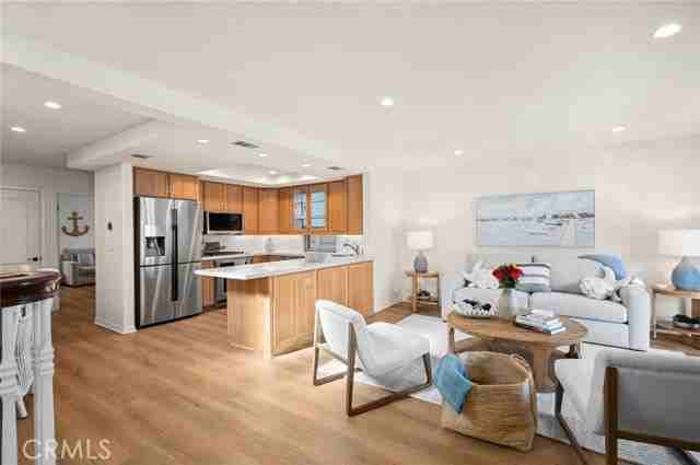 117 Marine Ave - Photo 7 of 8