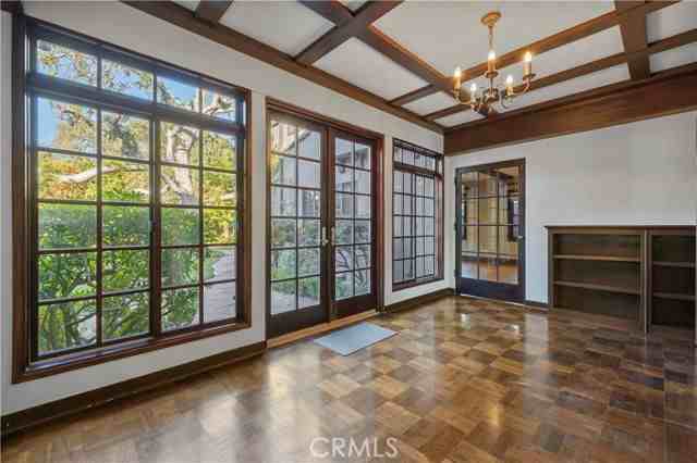 1637 Don Carlos Ave - Photo 5 of 8