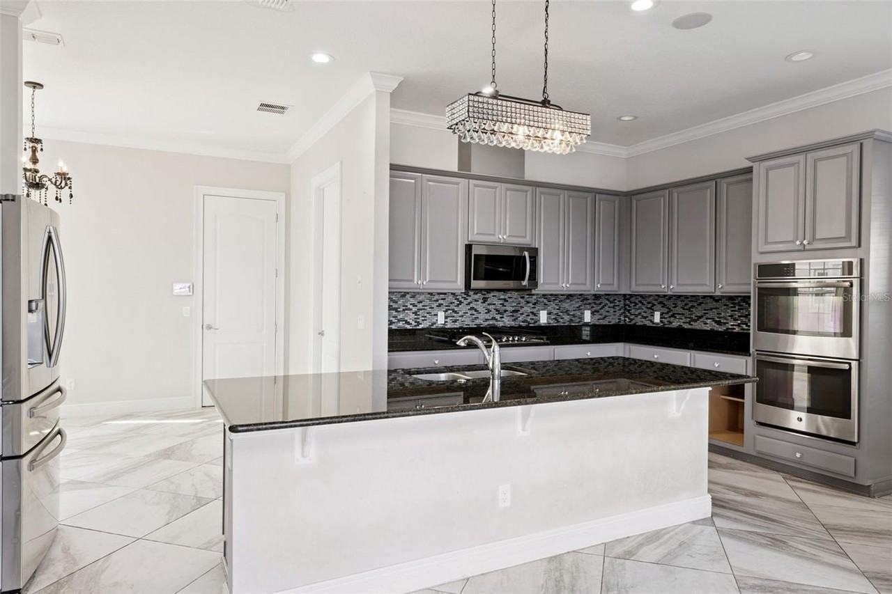 7567 Green Mountain Way - Photo 6 of 50