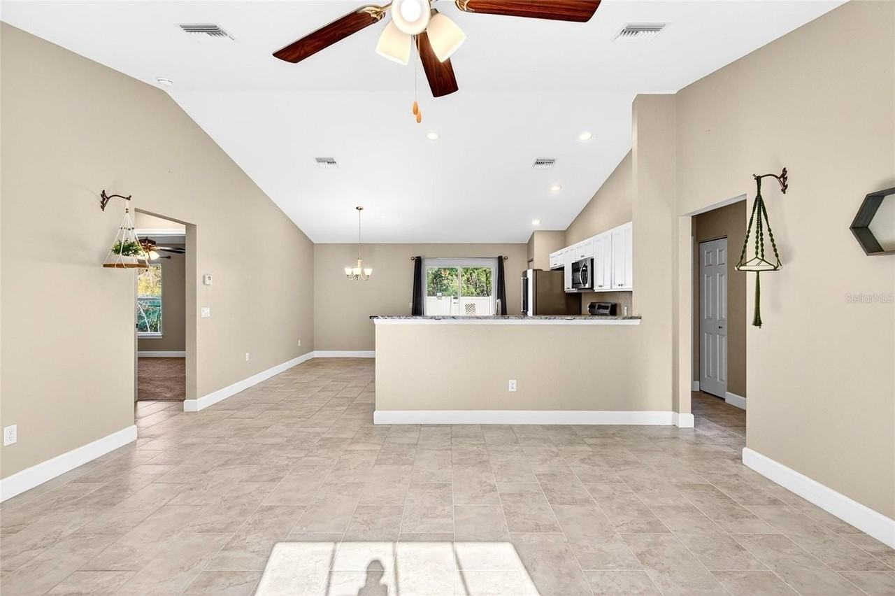 501 Marion Oaks Golf Rd - Photo 5 of 33