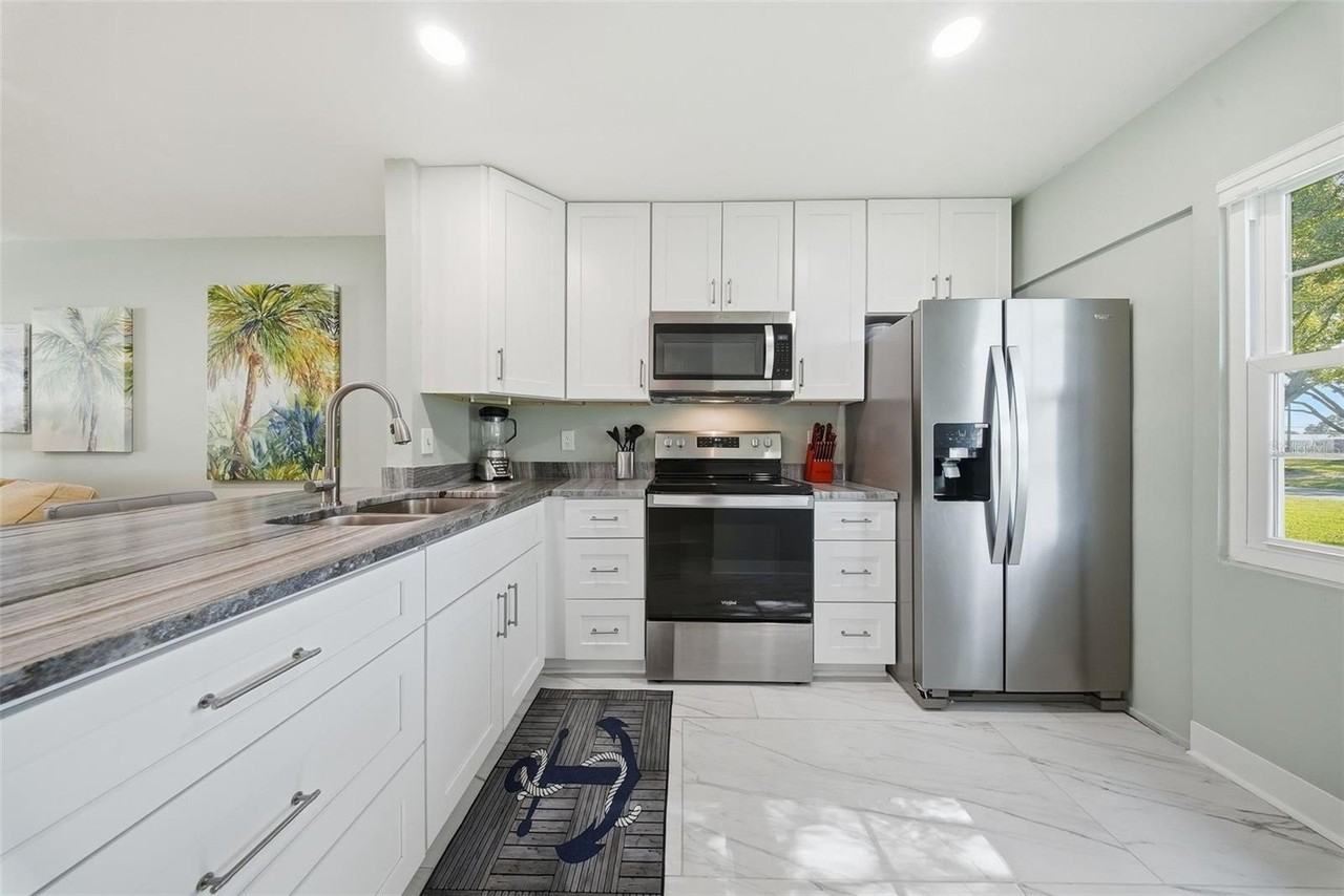 4651 Lake Villa Dr - Photo 5 of 50