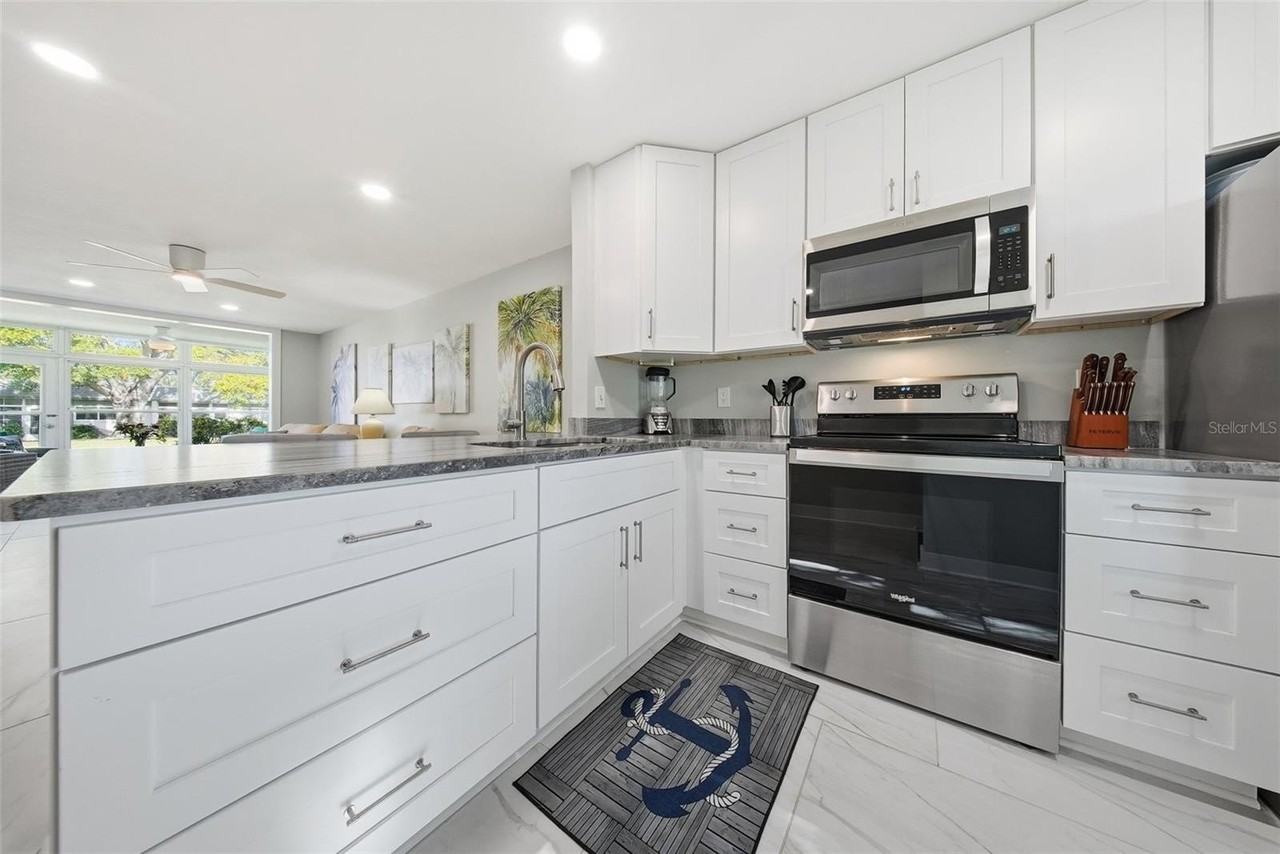 4651 Lake Villa Dr - Photo 6 of 50