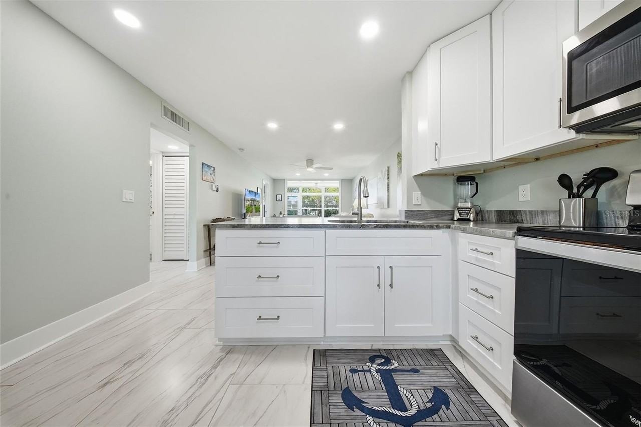 4651 Lake Villa Dr - Photo 7 of 50