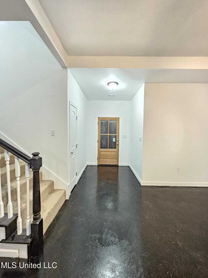 101 Brisco Drive - Photo 2 of 27