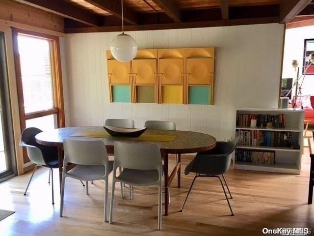 190 Clipper Roadway - Photo 3 of 21