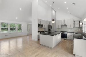 featured image of 1405 Ridge Ave