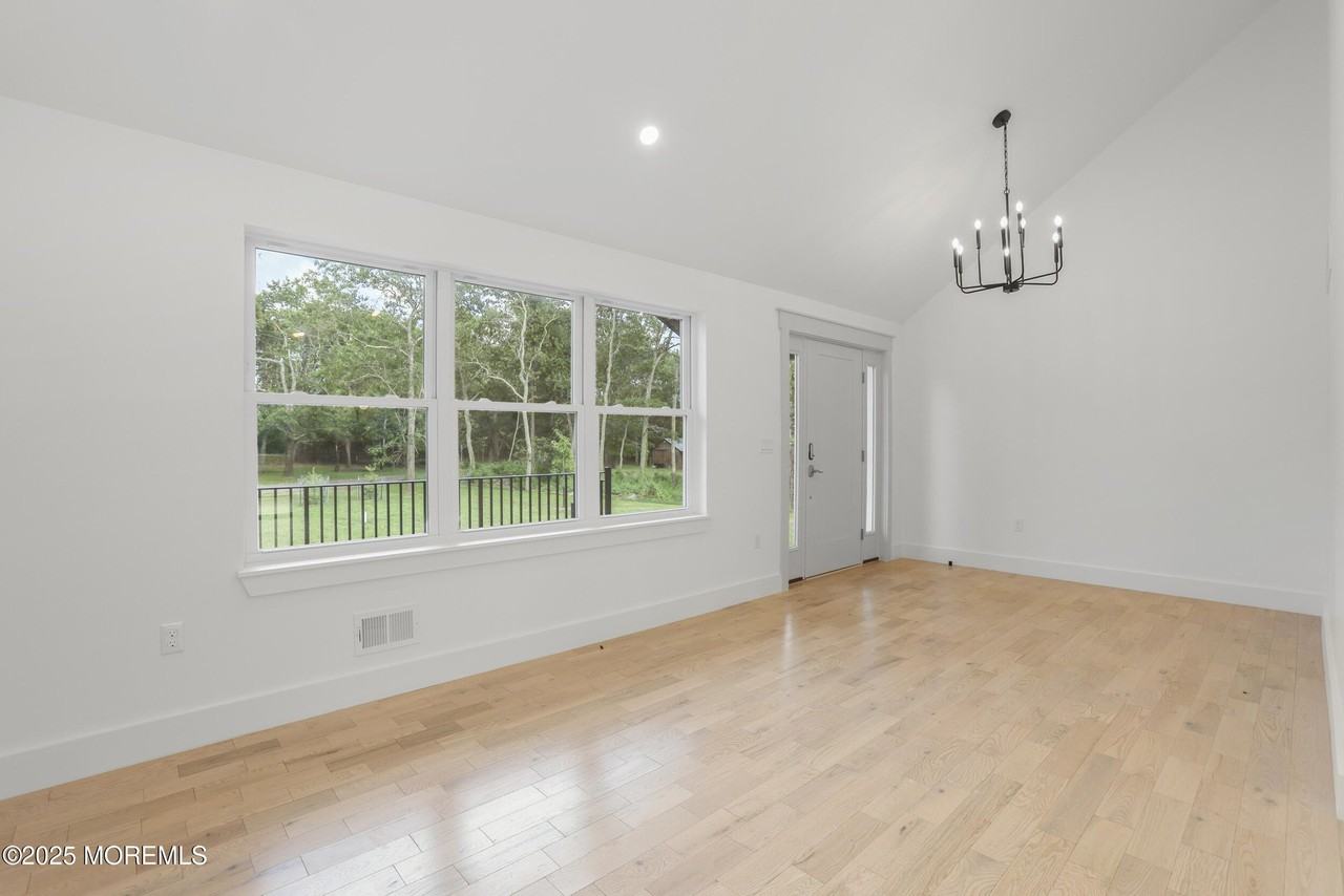 1405 Ridge Ave - Photo 3 of 29