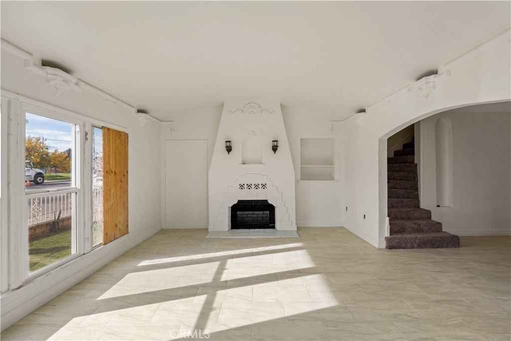 272 W 9th St - Photo 6 of 20