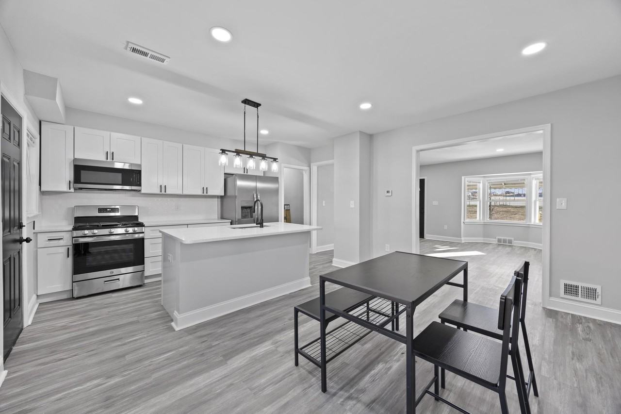 Leith Walk - Photo 3 of 15