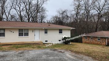 featured image of 109 Doris Ln #B