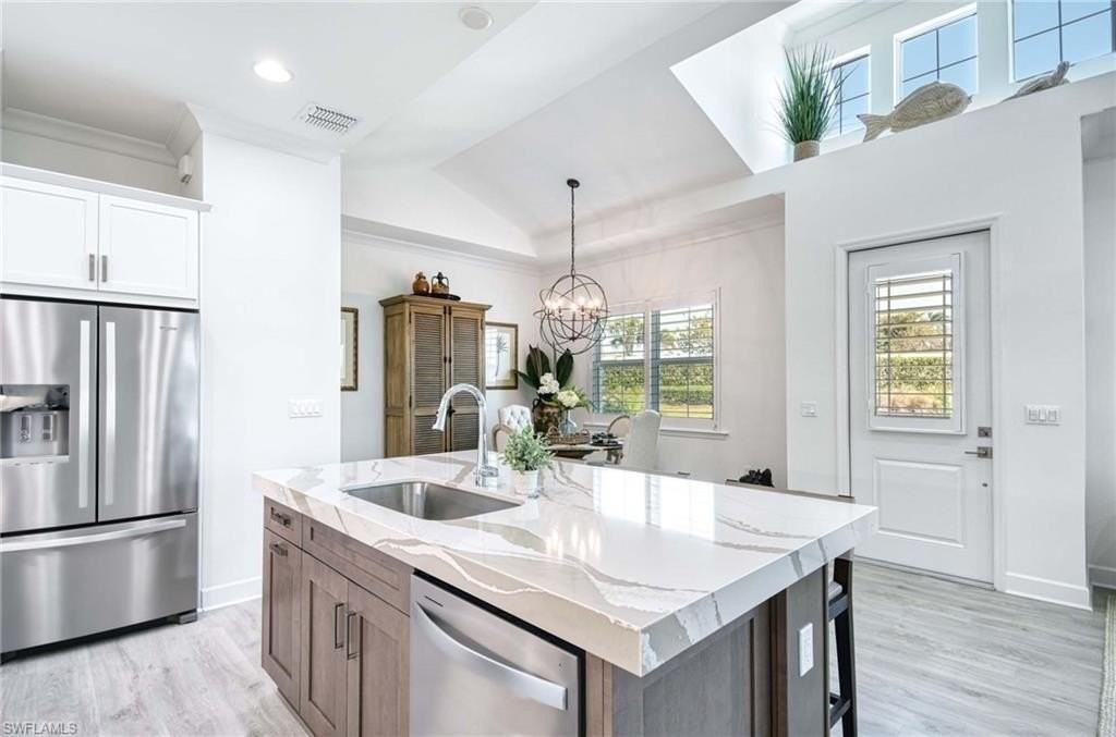 6984 Saona Ct - Photo 5 of 47