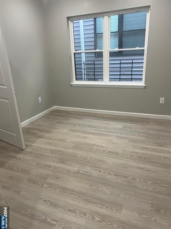 90 Montgomery St ## 2 - Photo 3 of 9