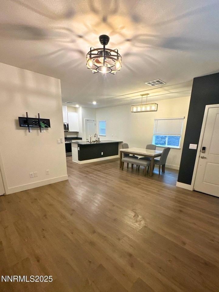 1243 Cedarhaven Ct - Photo 4 of 20