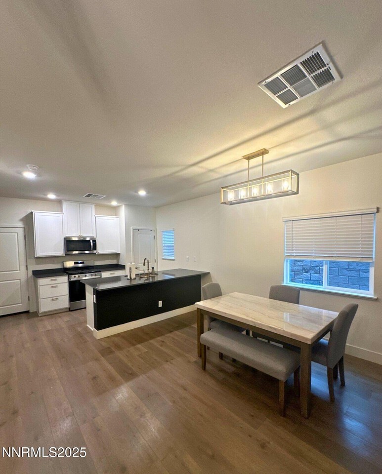 1243 Cedarhaven Ct - Photo 5 of 20