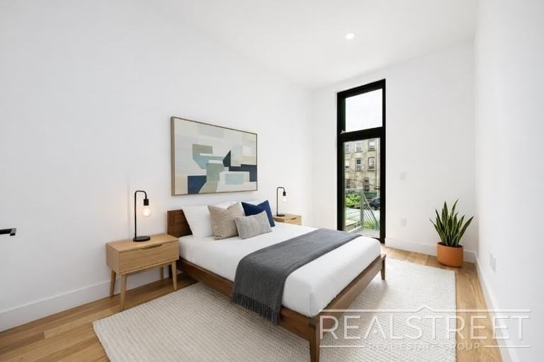 536A Monroe St #2 - Photo 3 of 11