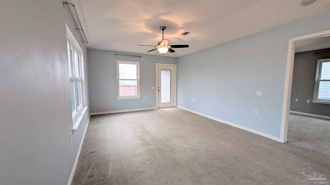 3079 Flintlock Dr - Photo 2 of 35