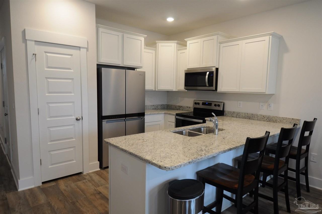 8908 Brigade Trl - Photo 3 of 25