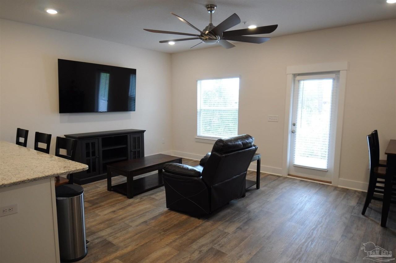 8908 Brigade Trl - Photo 5 of 25