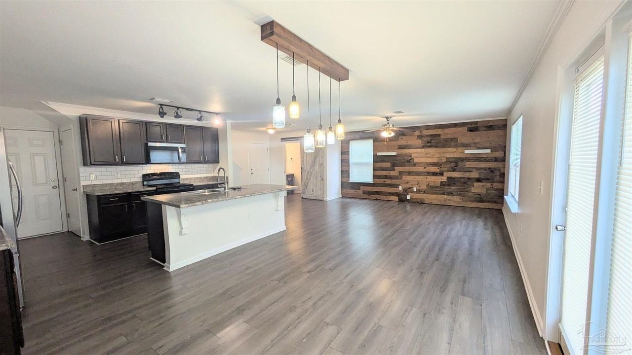 5881 Little Leaf Ct - Photo 7 of 37