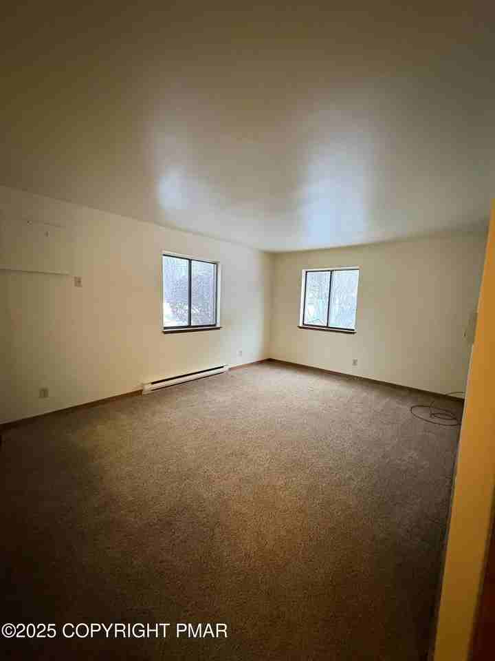 415 King St Apt 7 #7 - Photo 2 of 6