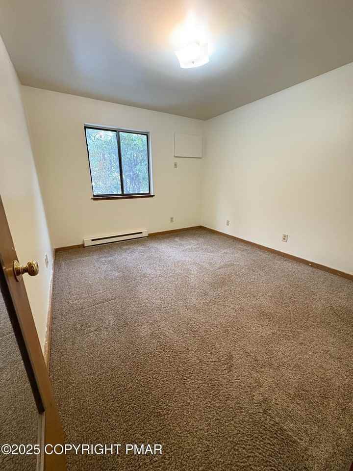 415 King St Apt 7 #7 - Photo 4 of 6