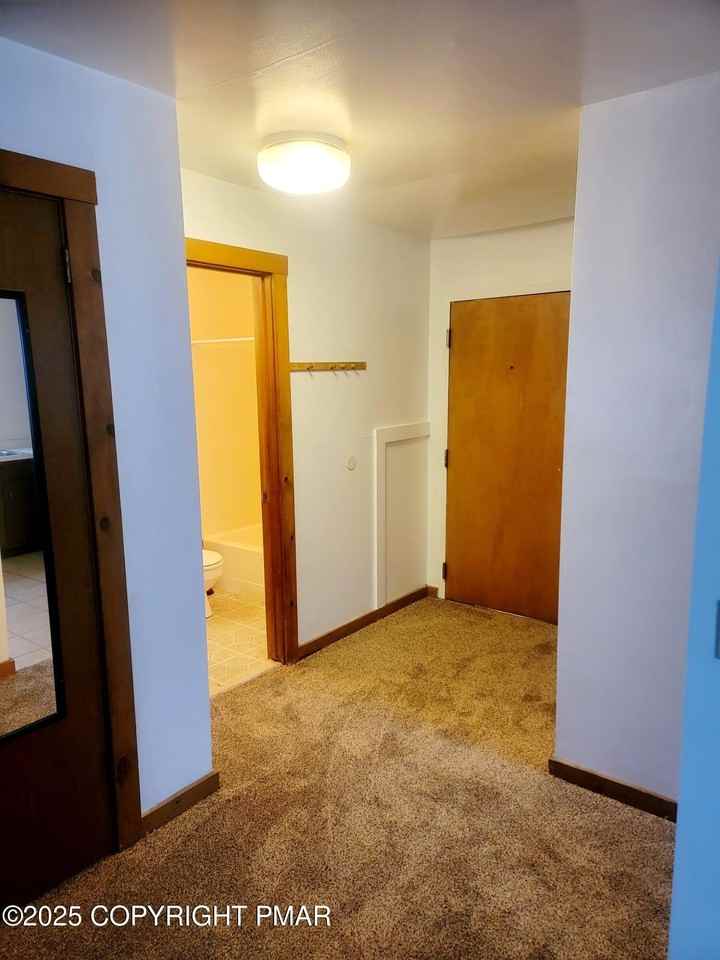 415 King St Apt 7 #7 - Photo 5 of 6