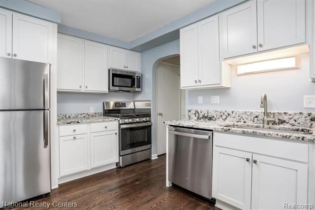 858 Trombley Rd - Photo 3 of 21