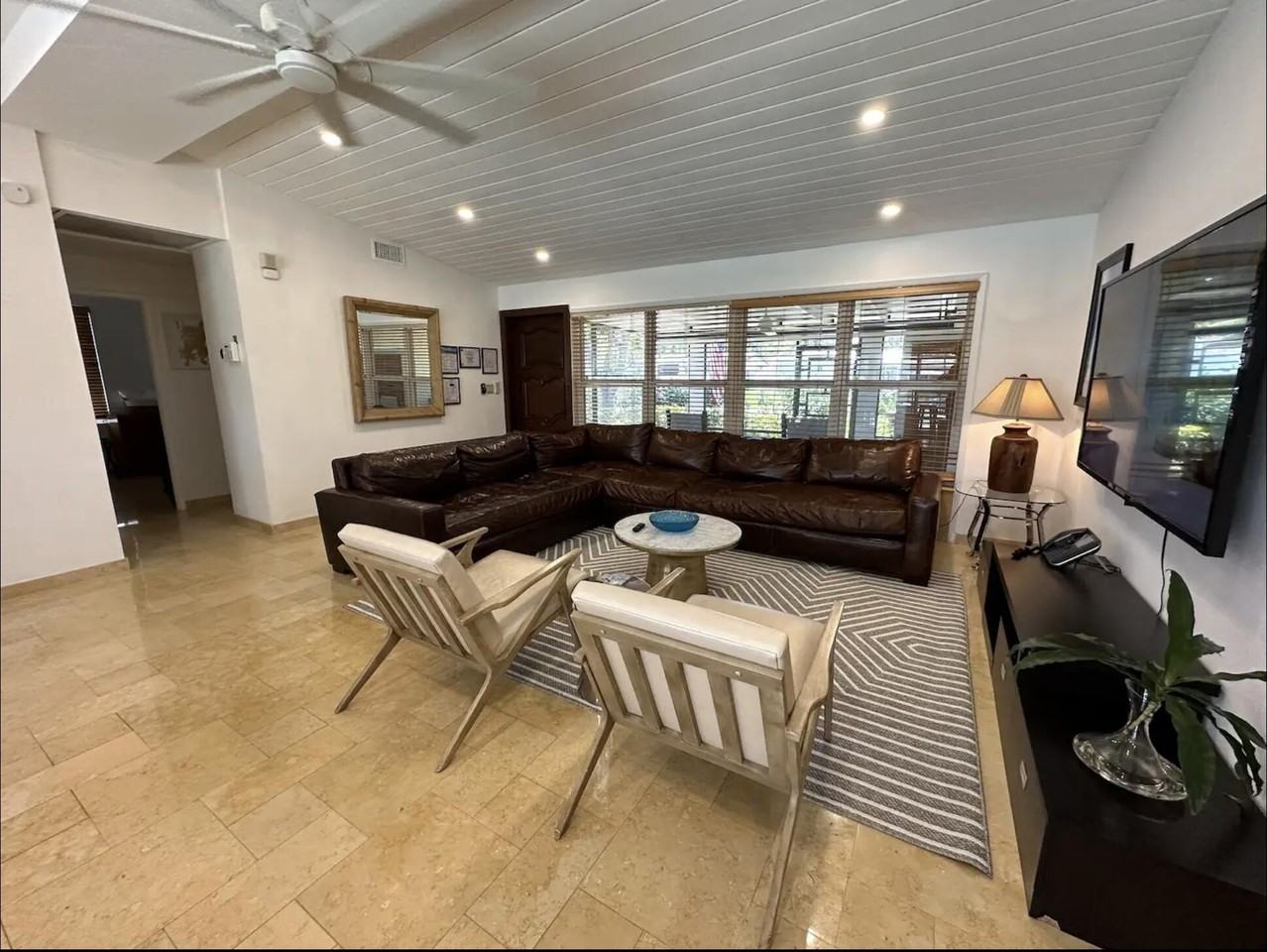 2524 Gulfstream Ln - Photo 3 of 50