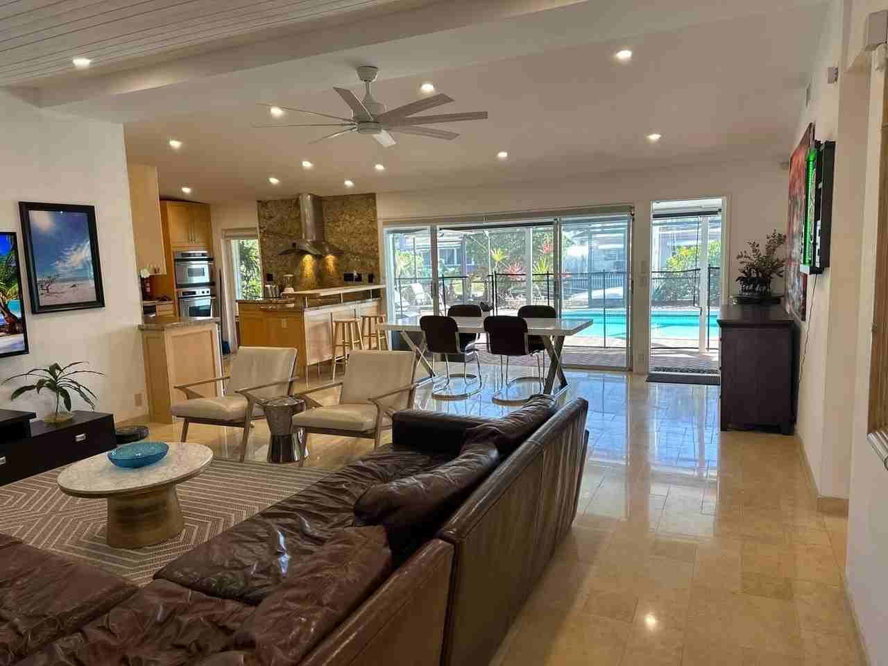 2524 Gulfstream Ln - Photo 4 of 50