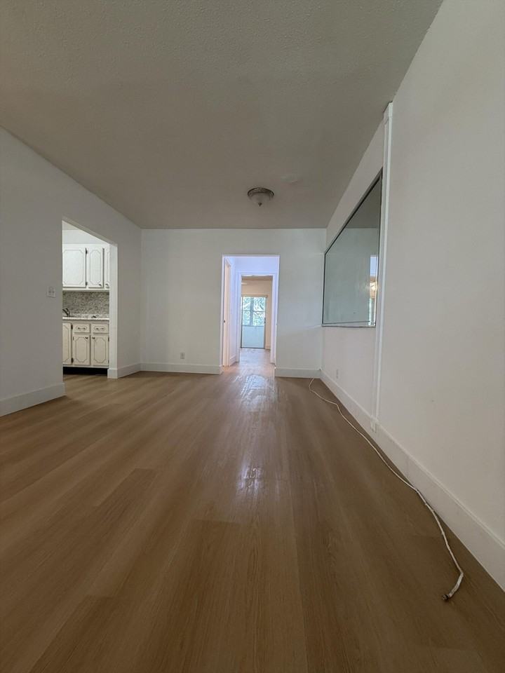 63 Norwich C - Photo 6 of 13