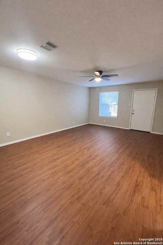 534 Dukeway Apt B #B - Photo 3 of 11