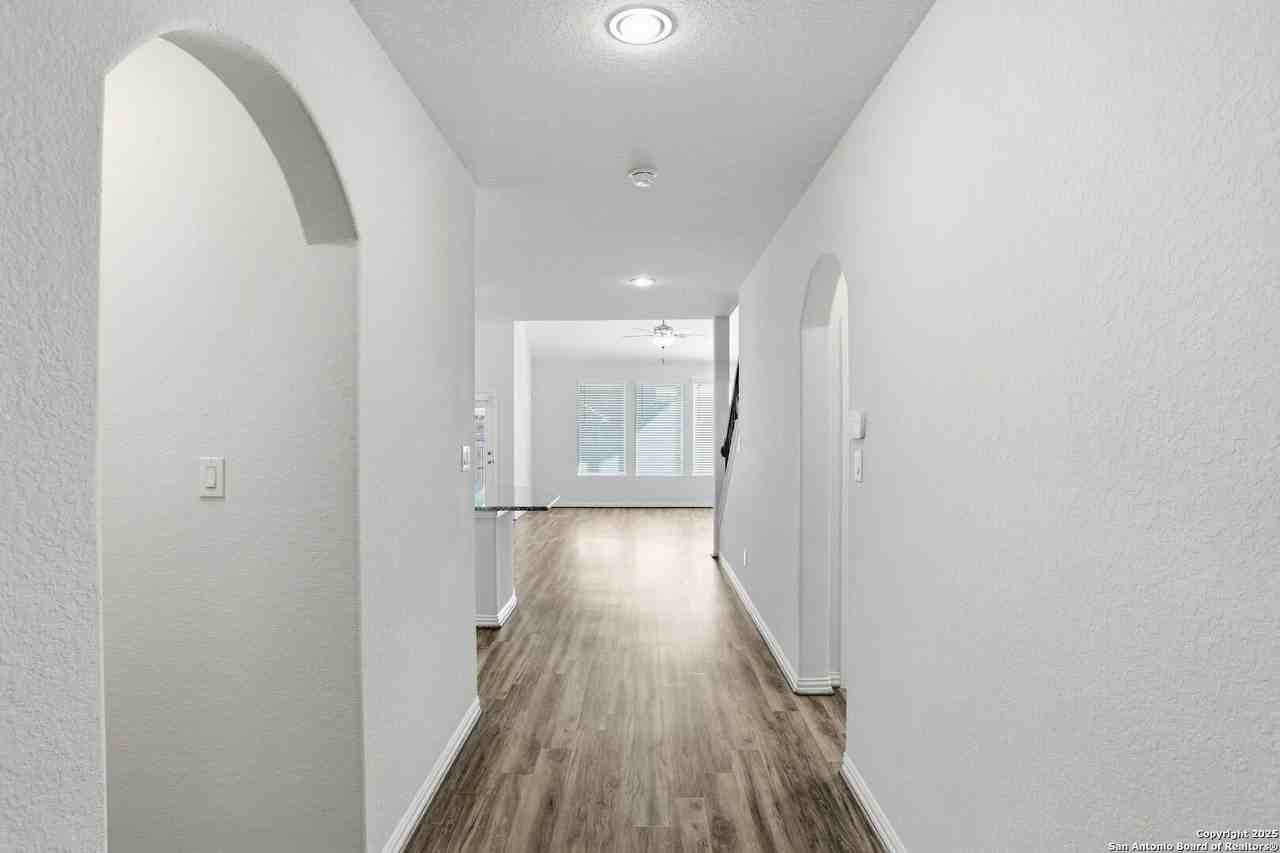 204 Tiltwood Ct - Photo 6 of 40