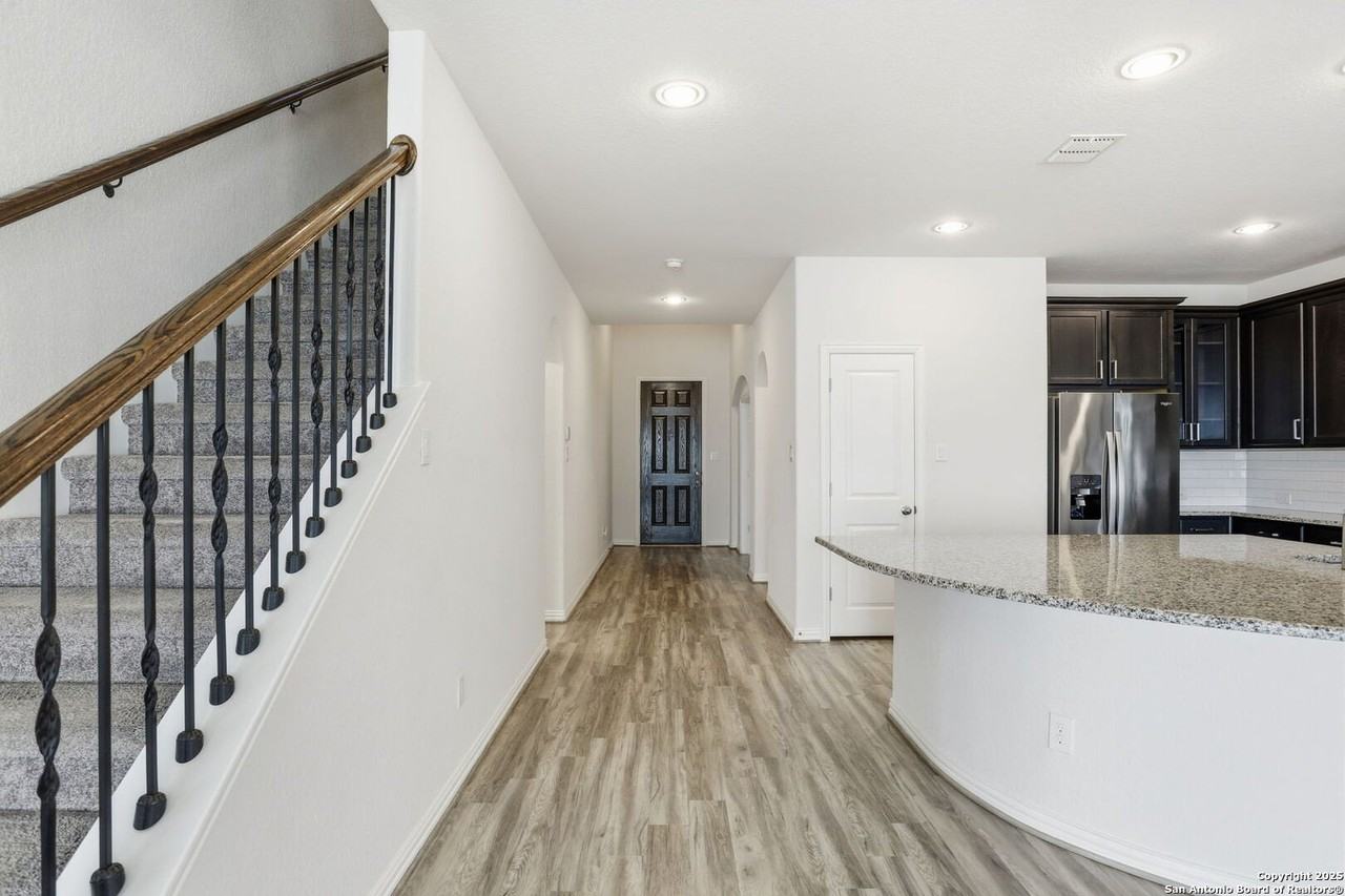 204 Tiltwood Ct - Photo 7 of 40