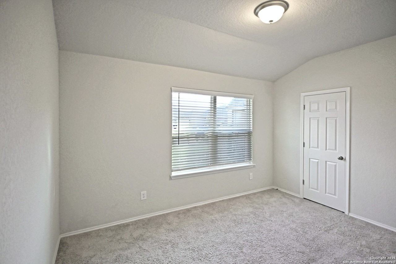 1409 Coffee Tree Dr - Photo 3 of 26