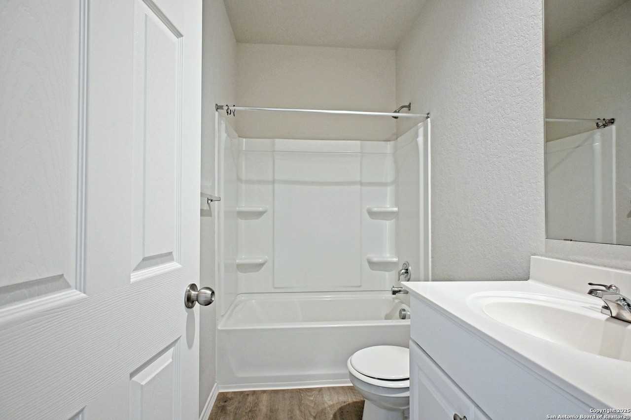 1409 Coffee Tree Dr - Photo 5 of 26