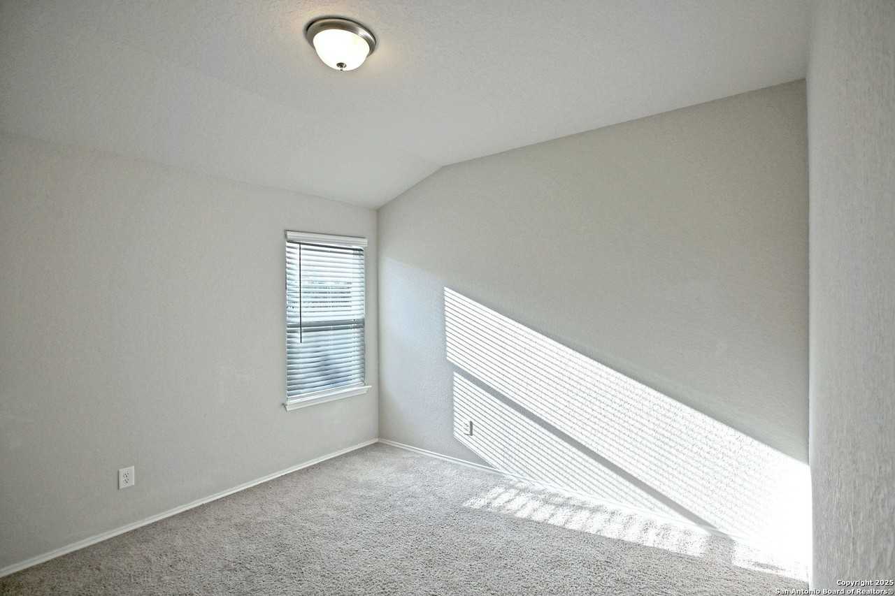 1409 Coffee Tree Dr - Photo 6 of 26