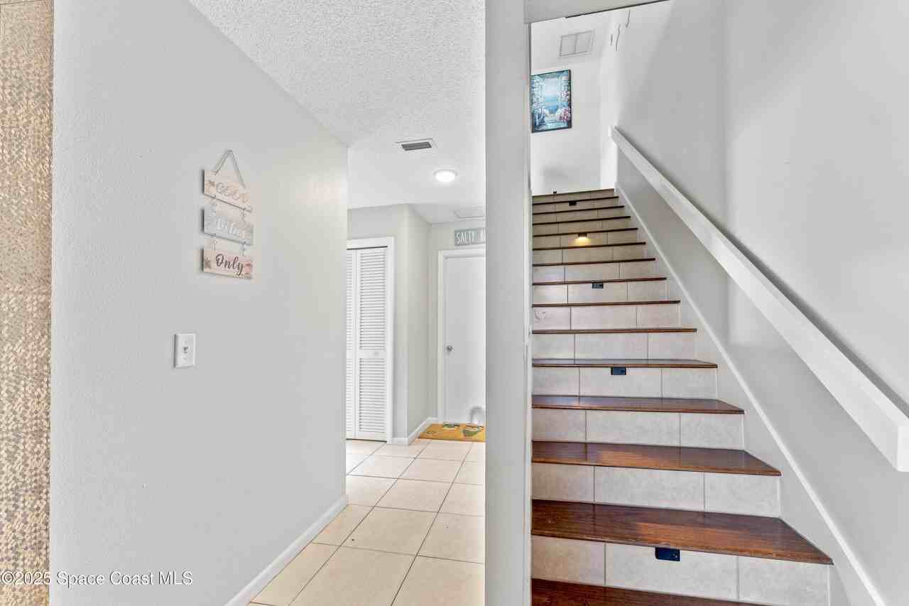 1000 S Miramar Ave Apt A #A - Photo 3 of 24